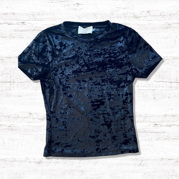 Alice + Olivia Tops - Alice + Olivia Black Velvet T-Shirt XS